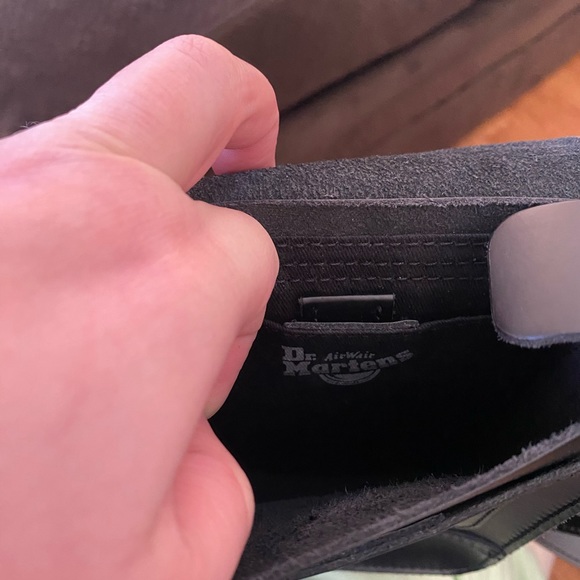 Sold out! Dr. Martens crossbody small satchel - Picture 4 of 4